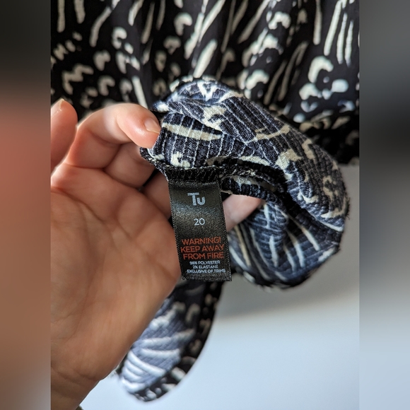 New Black Patterned Blouse Size 20 - Picture 9 of 10